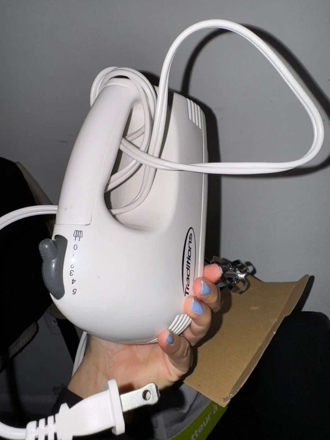 Traditions 5-Speed Hand Mixer - Like New! image indicator(3)