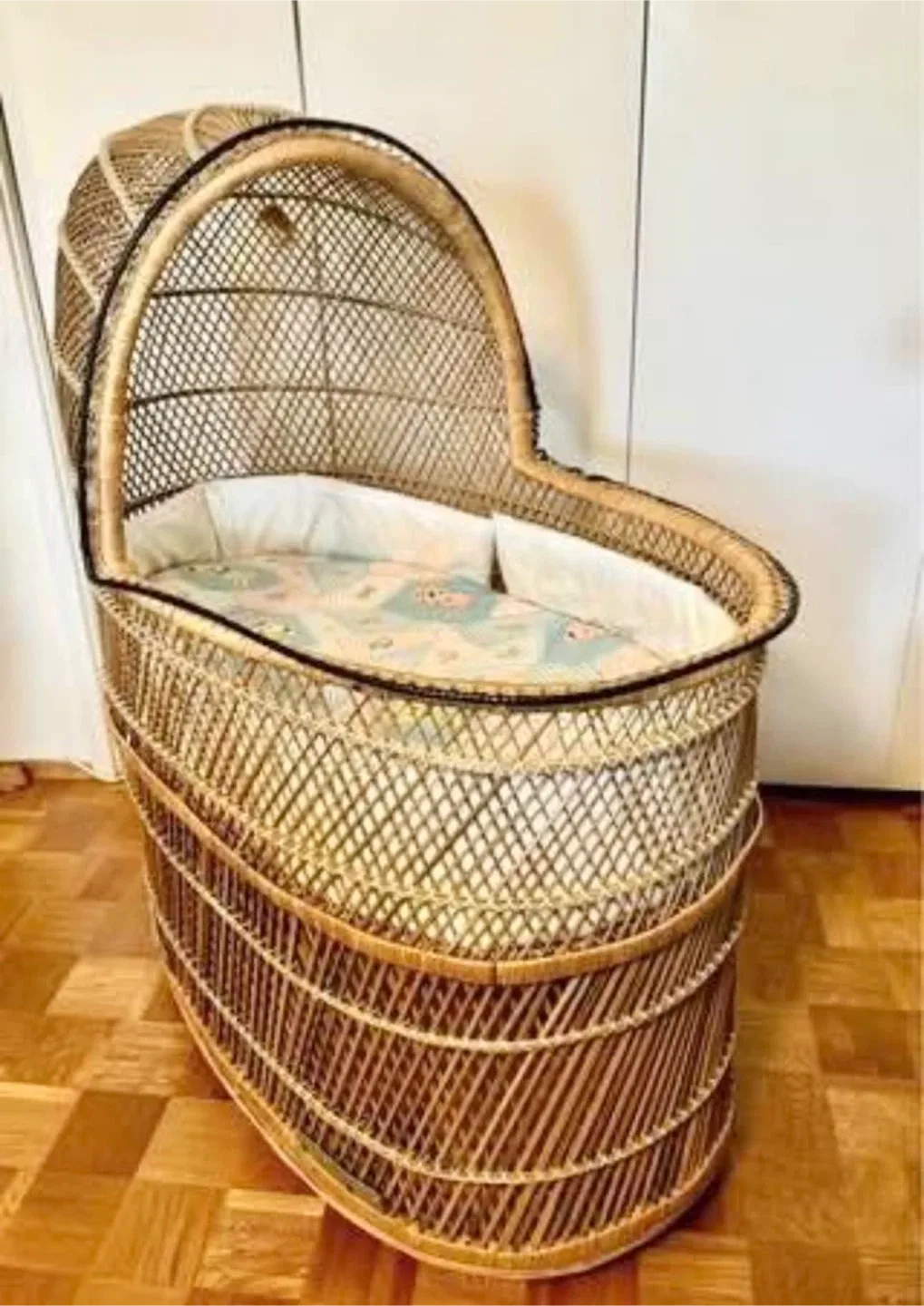 Wicker Baby Bassinet Ensemble image indicator(3)