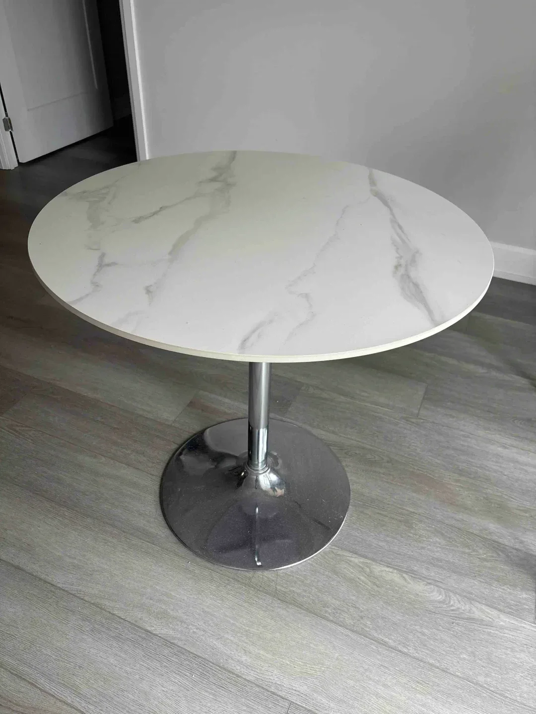 New Leon's Sintered Stone Round Dining Table image indicator(6)