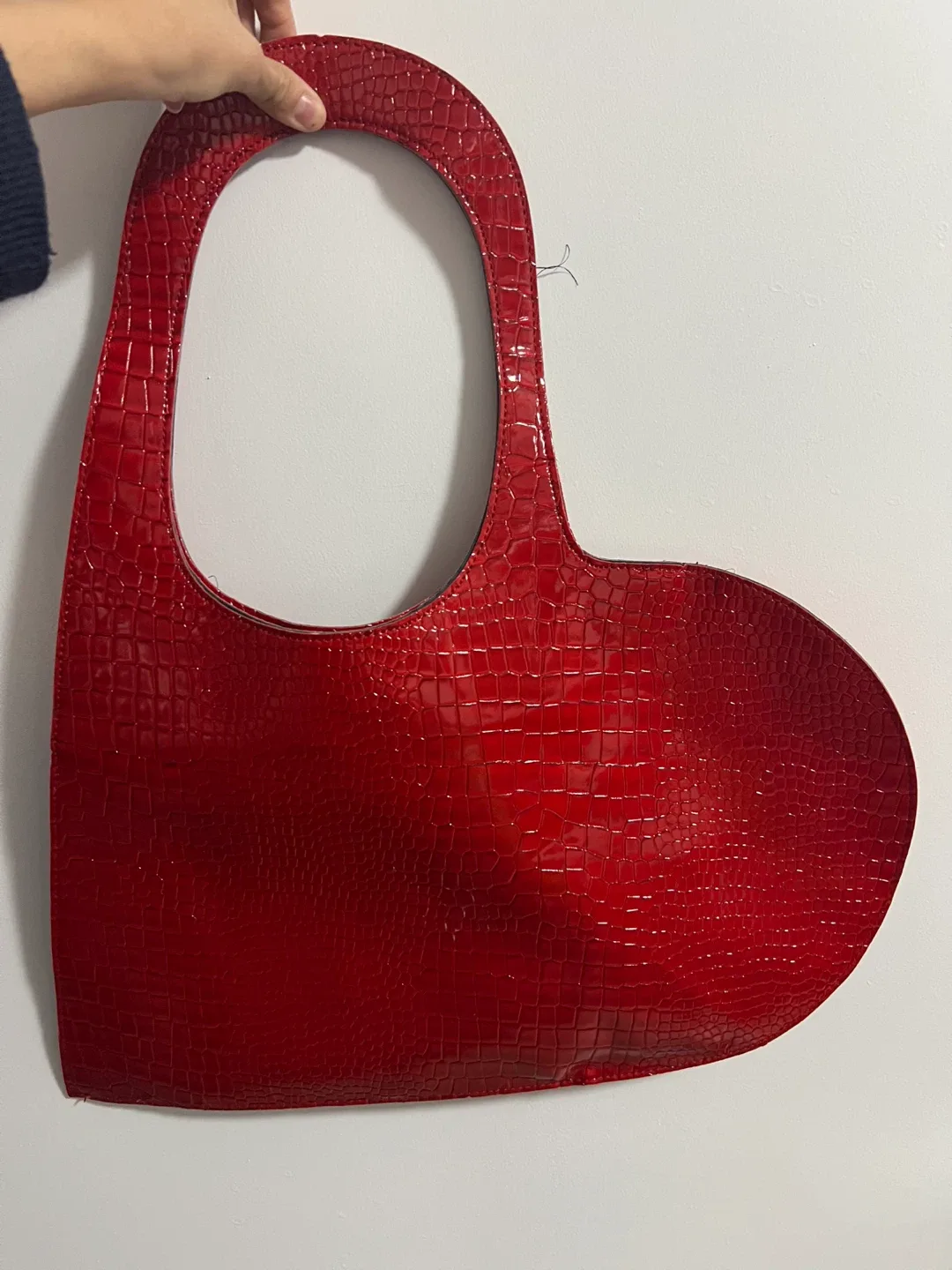 Red Crocodile-Texture Heart-Shaped Bag image indicator(2)