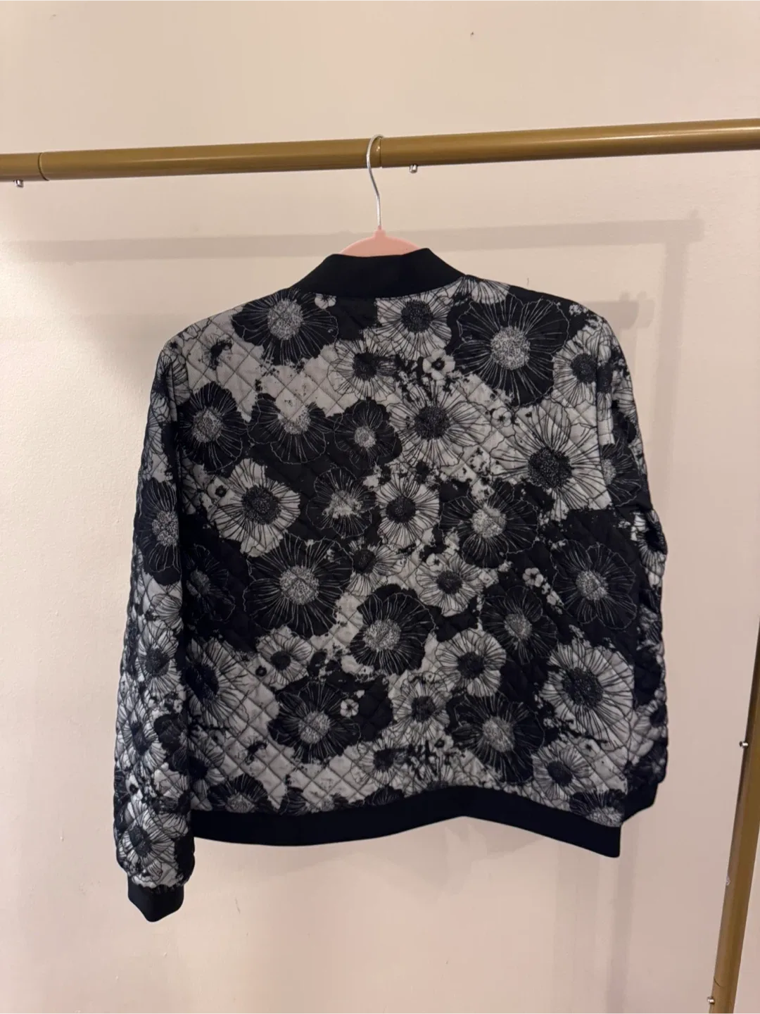 everyday JONES Black Floral Bomber Jacket - M image indicator(6)