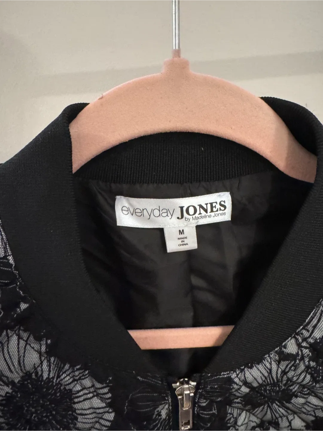 everyday JONES Black Floral Bomber Jacket - M image indicator(3)