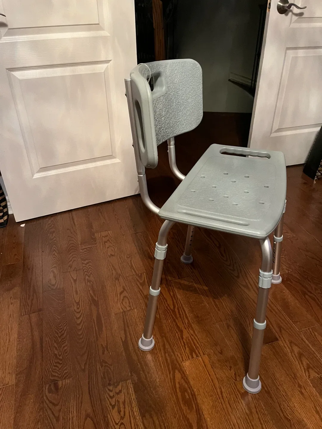 Drive Deluxe Aluminum Bath Seat with Back image indicator(2)