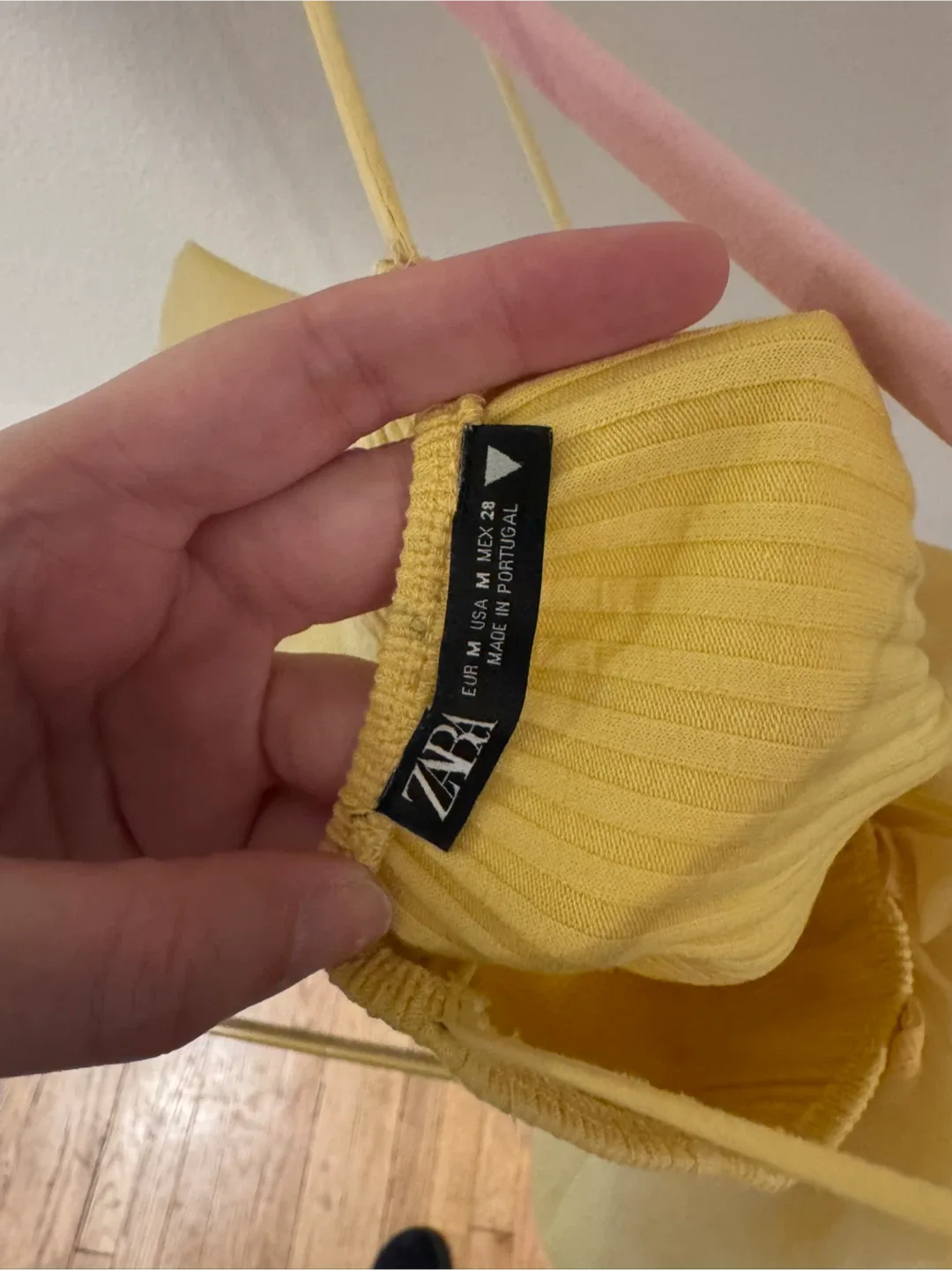 Zara Yellow Floral Knit Top Size M image indicator(3)