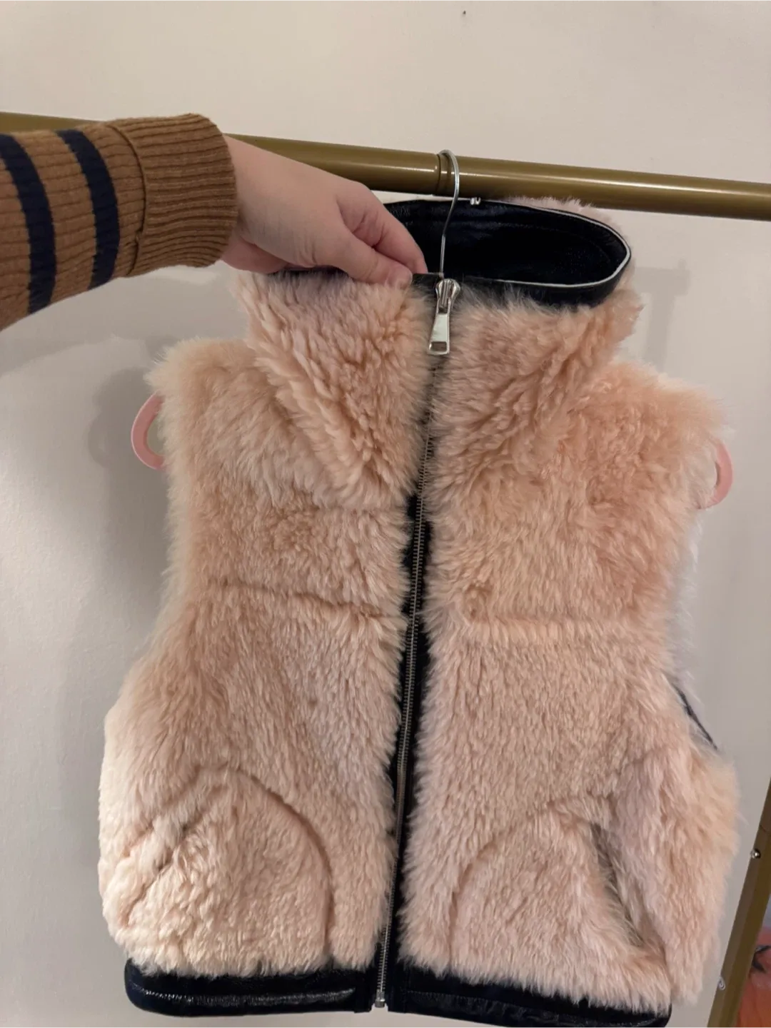 Pink Faux Fur Vest image indicator(4)