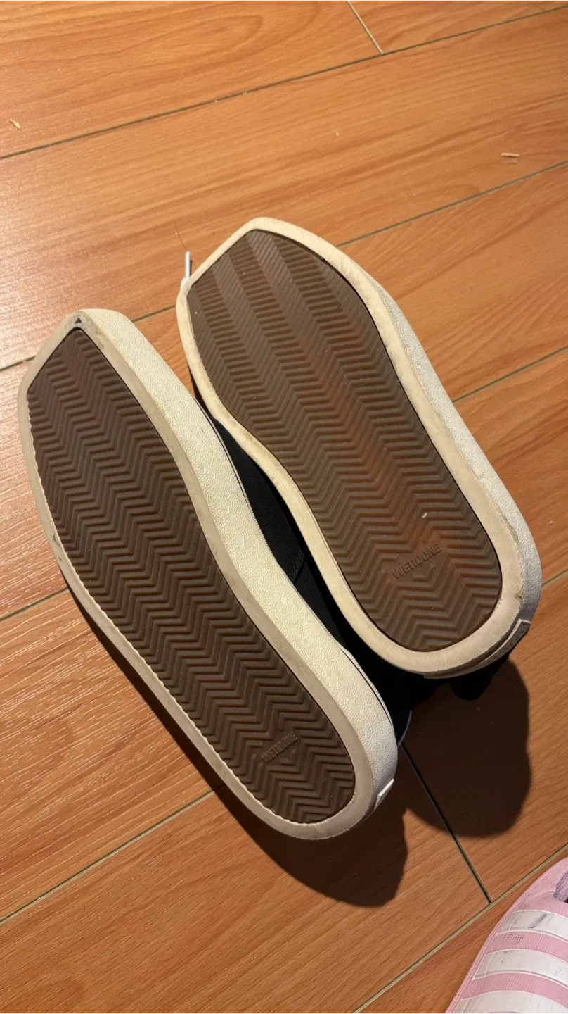 WE11DONE Black Square Toe High Top Sneakers image indicator(3)