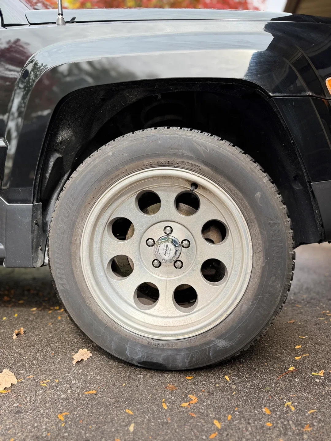 Jeep Patriot - Black SUV image indicator(4)