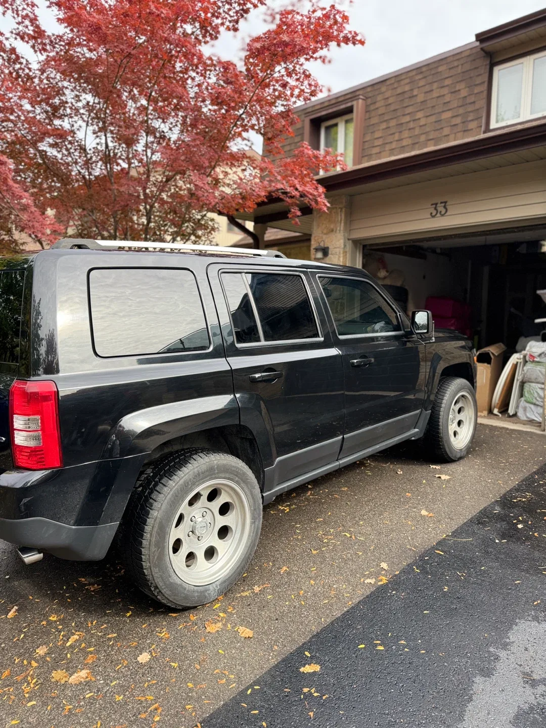 Jeep Patriot - Black SUV image indicator(5)