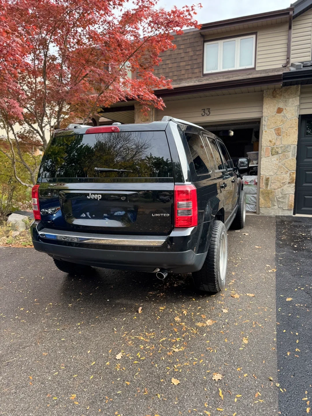 Jeep Patriot - Black SUV image indicator(7)