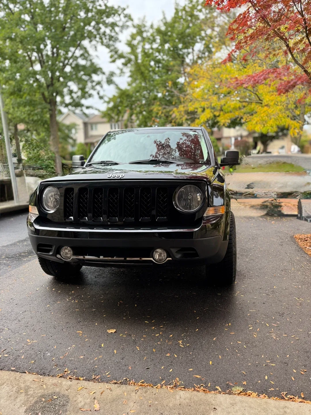 Jeep Patriot - Black SUV image indicator(9)