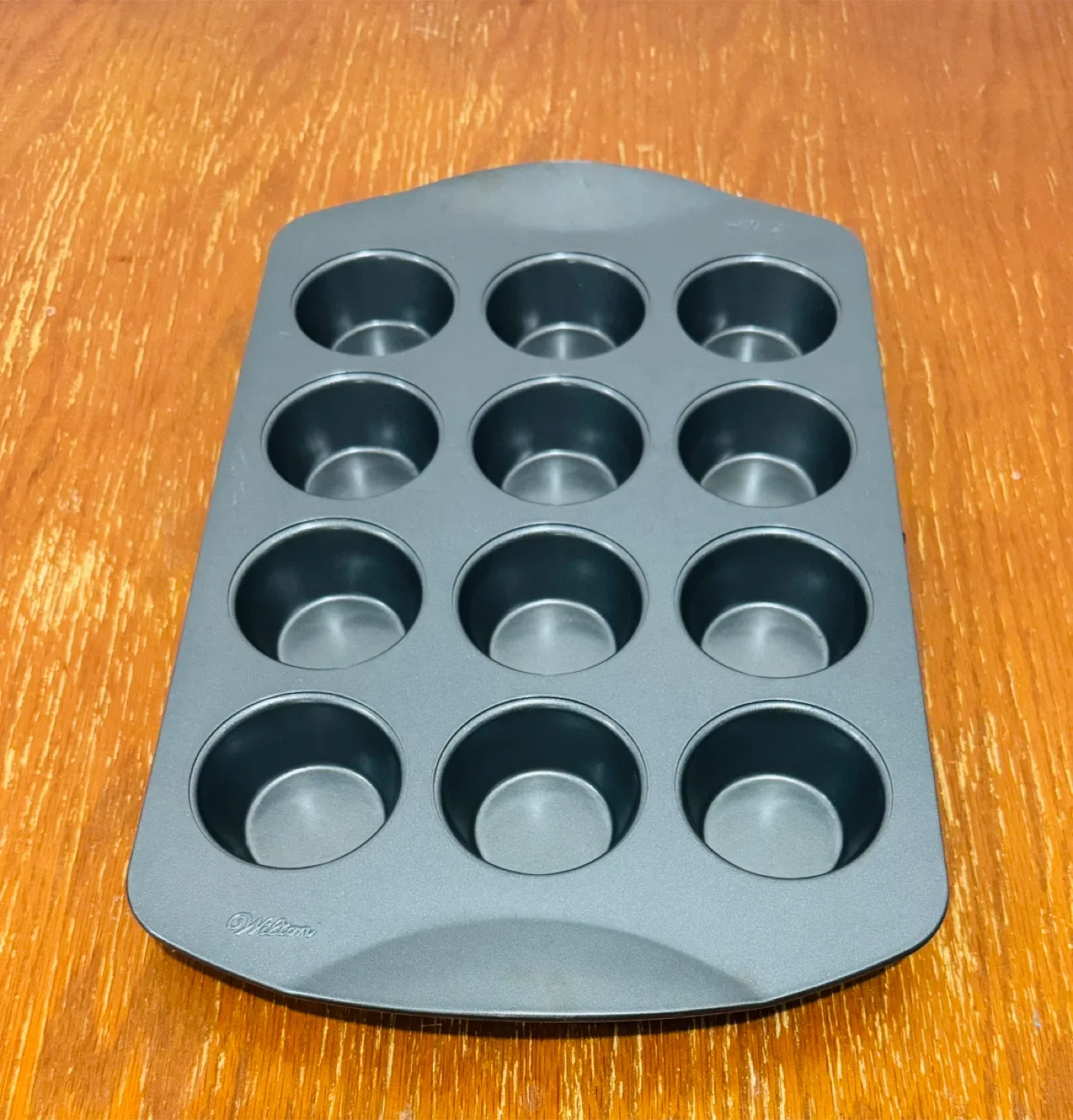 Wilton Muffin Pan - 12 Cups image indicator(3)