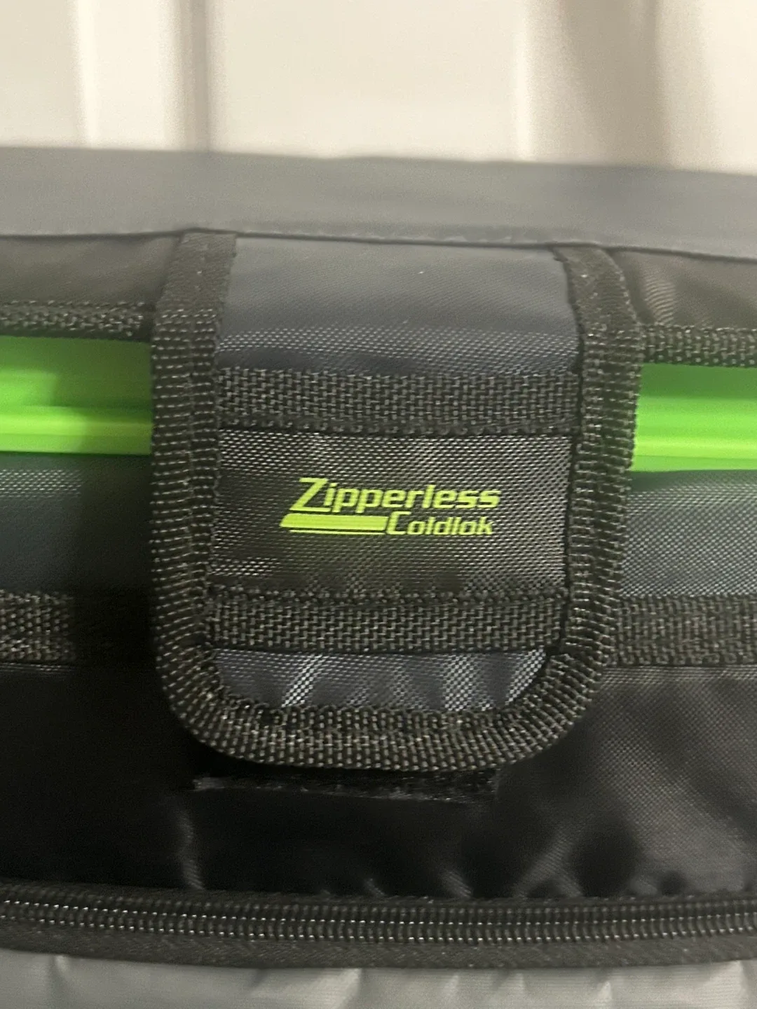 Ozark Trail Zipperless Coldlok Cooler Bag image indicator(3)