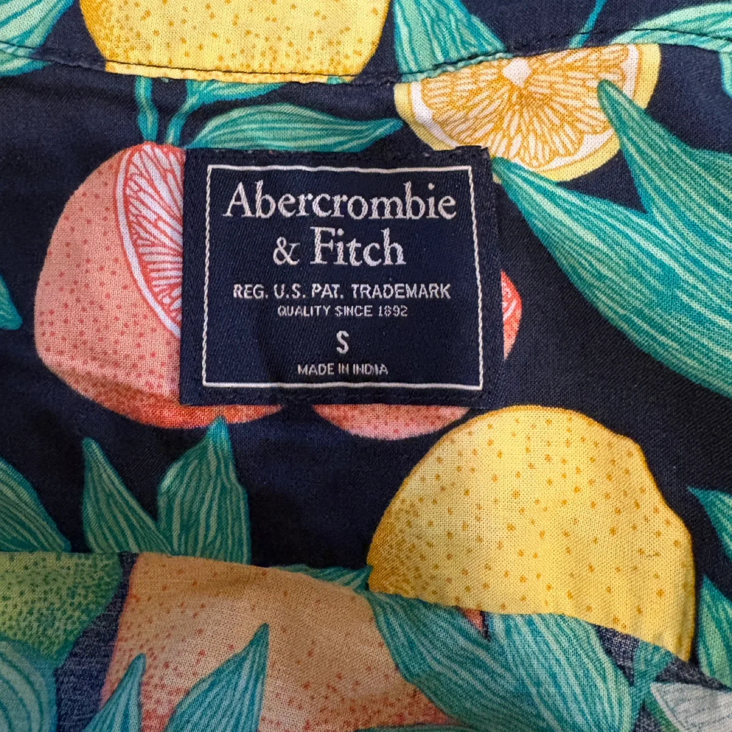 Abercrombie & Fitch Citrus Short Sleeve Button Down Shirt Size S image indicator(4)