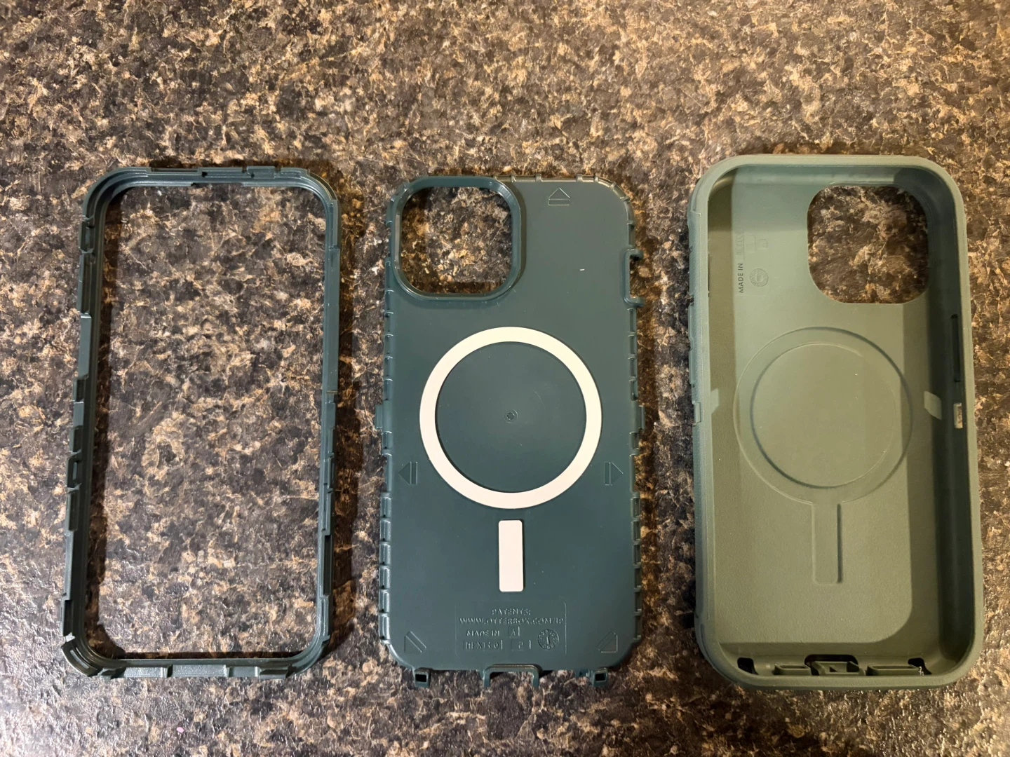 iPhone 16e/15/14/13 OtterBox case - photo 3