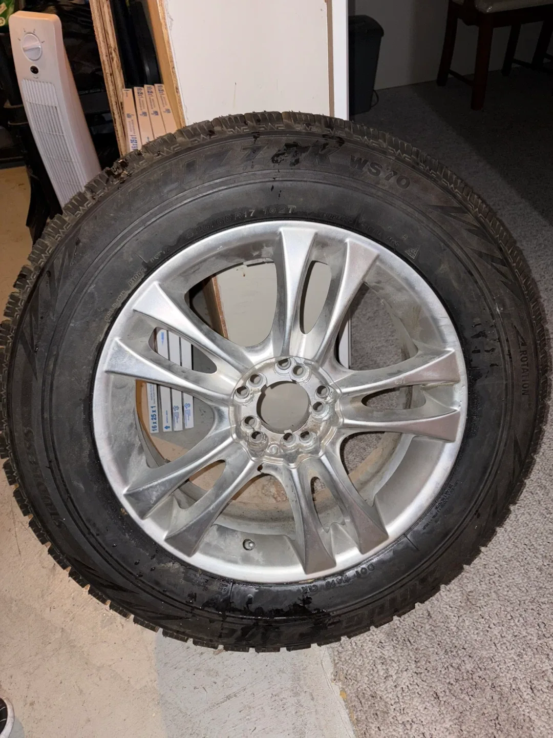 Bridgestone Blizzak WS70 Winter Tire 225/65R17