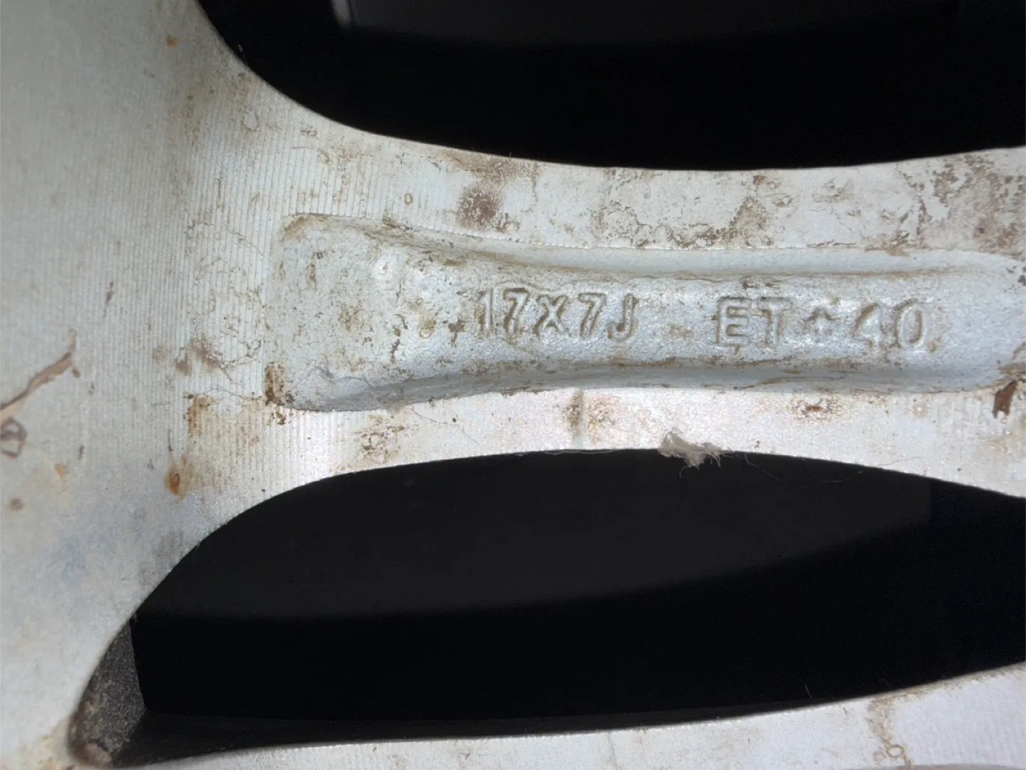 Bridgestone Blizzak WS70 Winter Tire 225/65R17 image indicator(6)