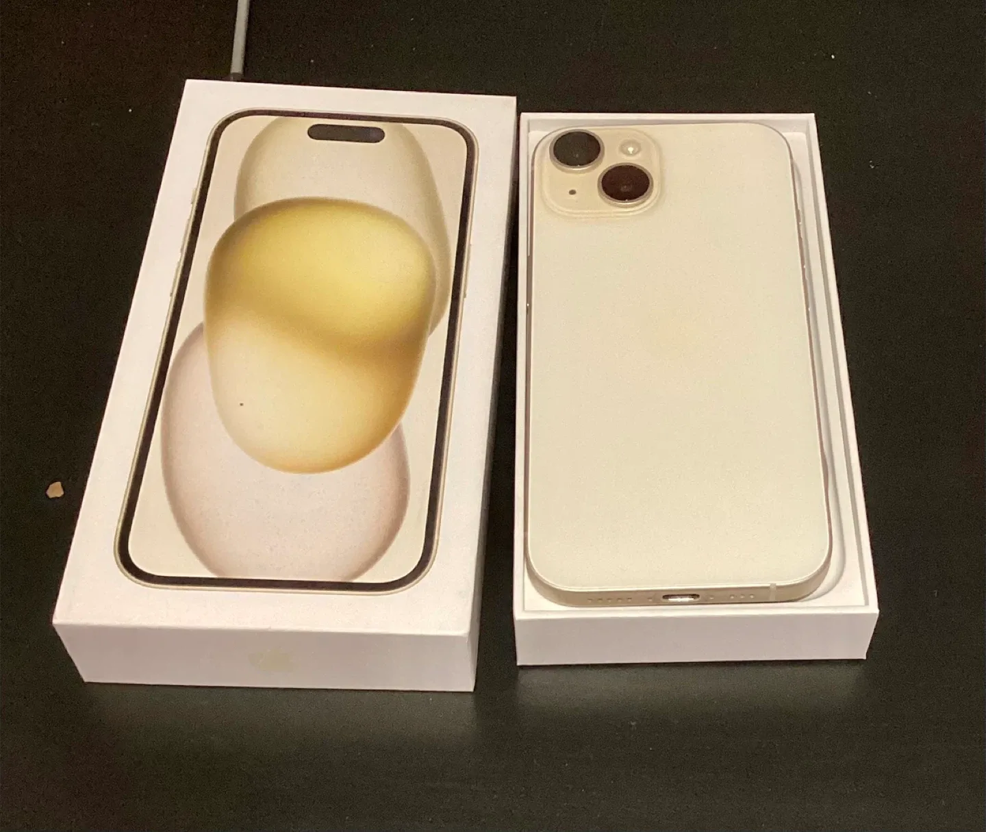 iPhone 15- 256GB Yellow image indicator(2)