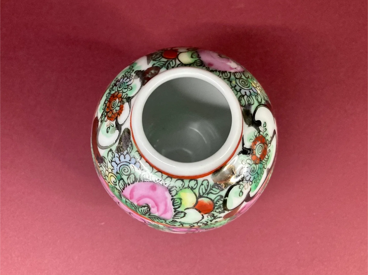 Small Vintage Chinese Hand Painted Ginger Jar image indicator(3)