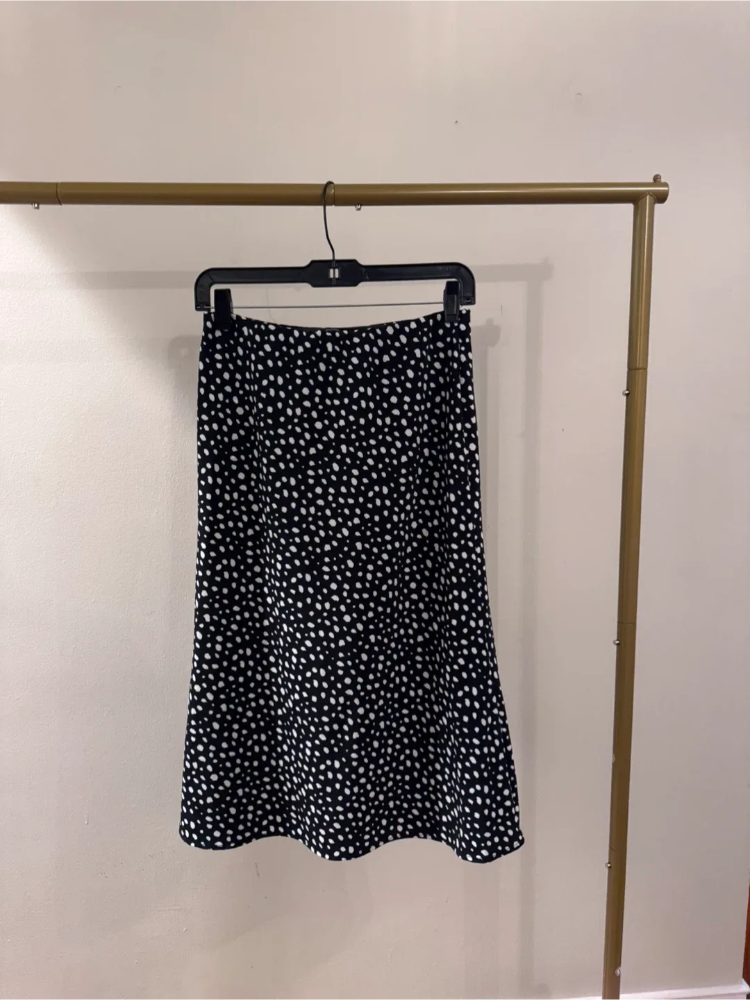 Final Touch Black & White Skirt - Size M image indicator(2)