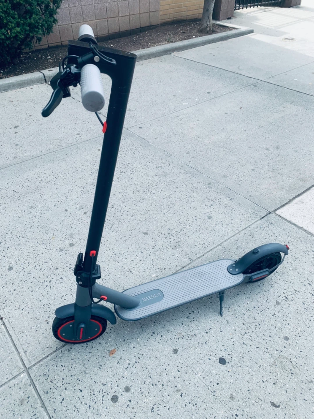 Maxshot Electric Scooter come with charger run fast 25mph - photo 4