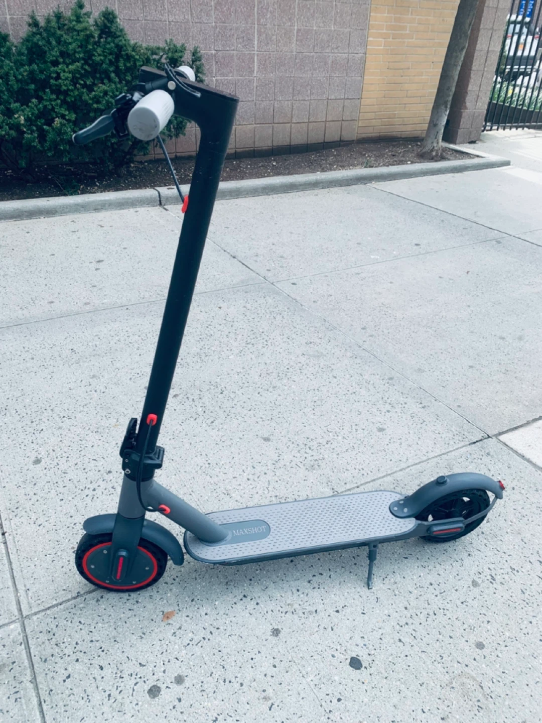 Maxshot Electric Scooter come with charger run fast 25mph - photo 5