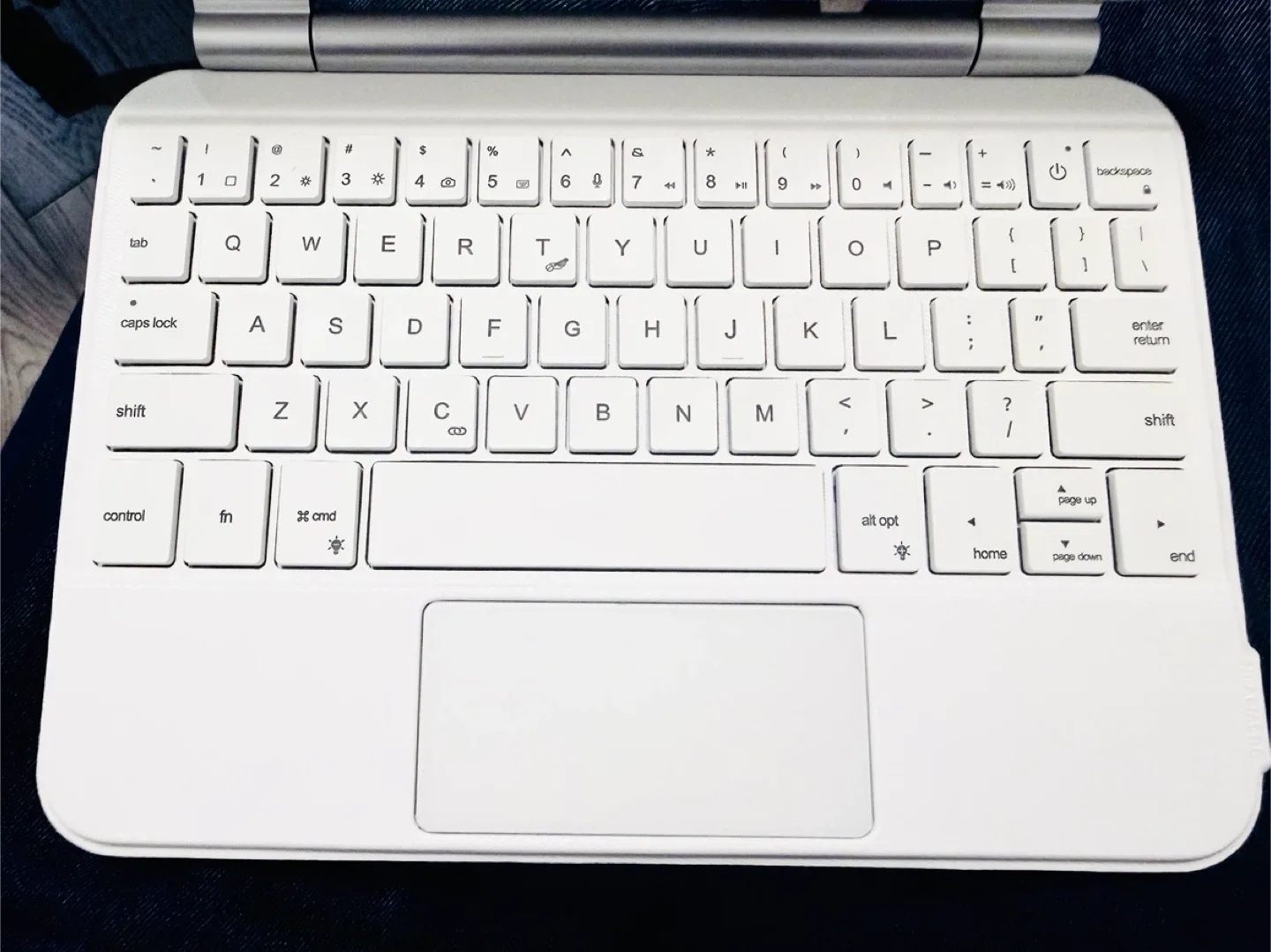 iPad mini folio Keyboard Case image indicator(4)