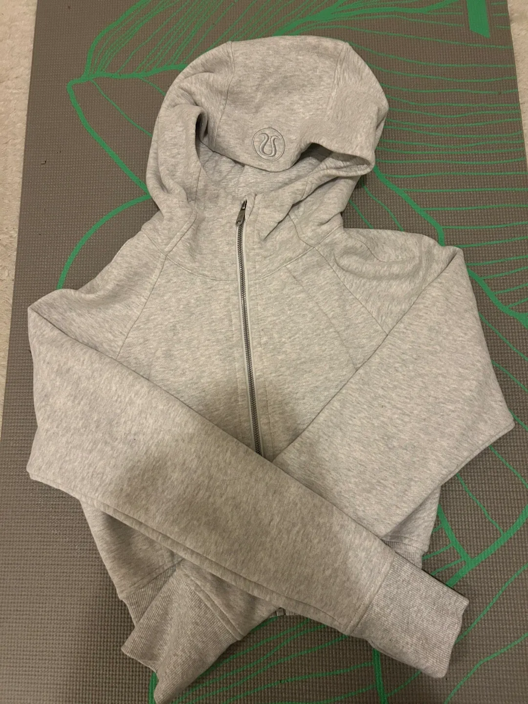 Cropped Lululemon Scuba Hoodie Size 4