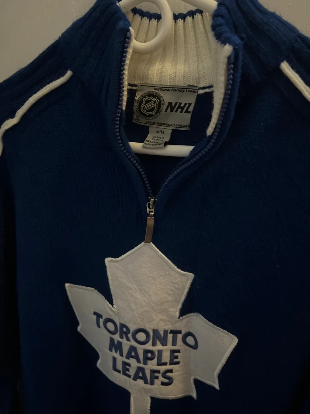 Toronto Maple Leafs NHL Sweater - Size M/M image indicator(2)