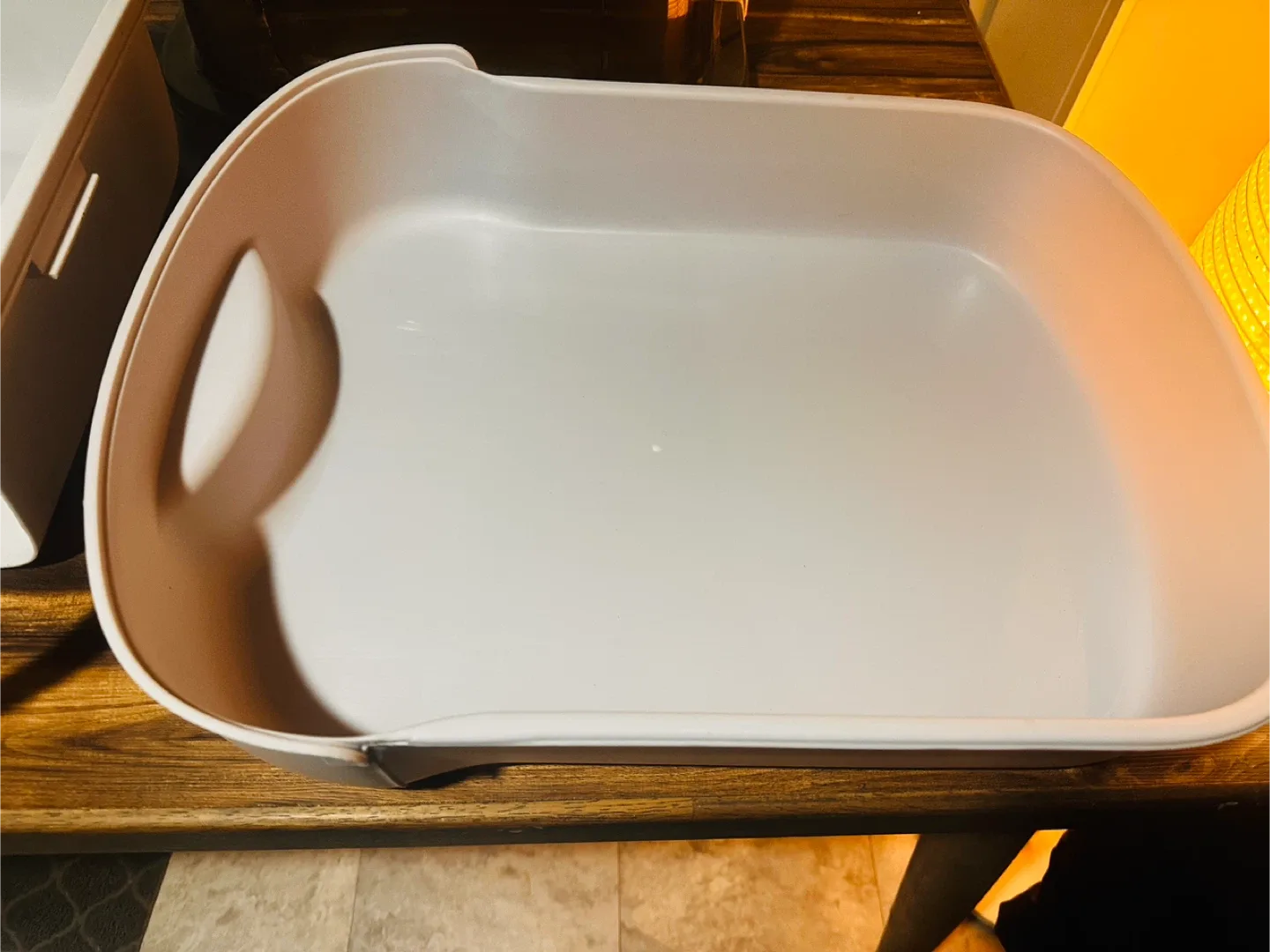 Hooded Cat Litter Box with Scoop image indicator(3)