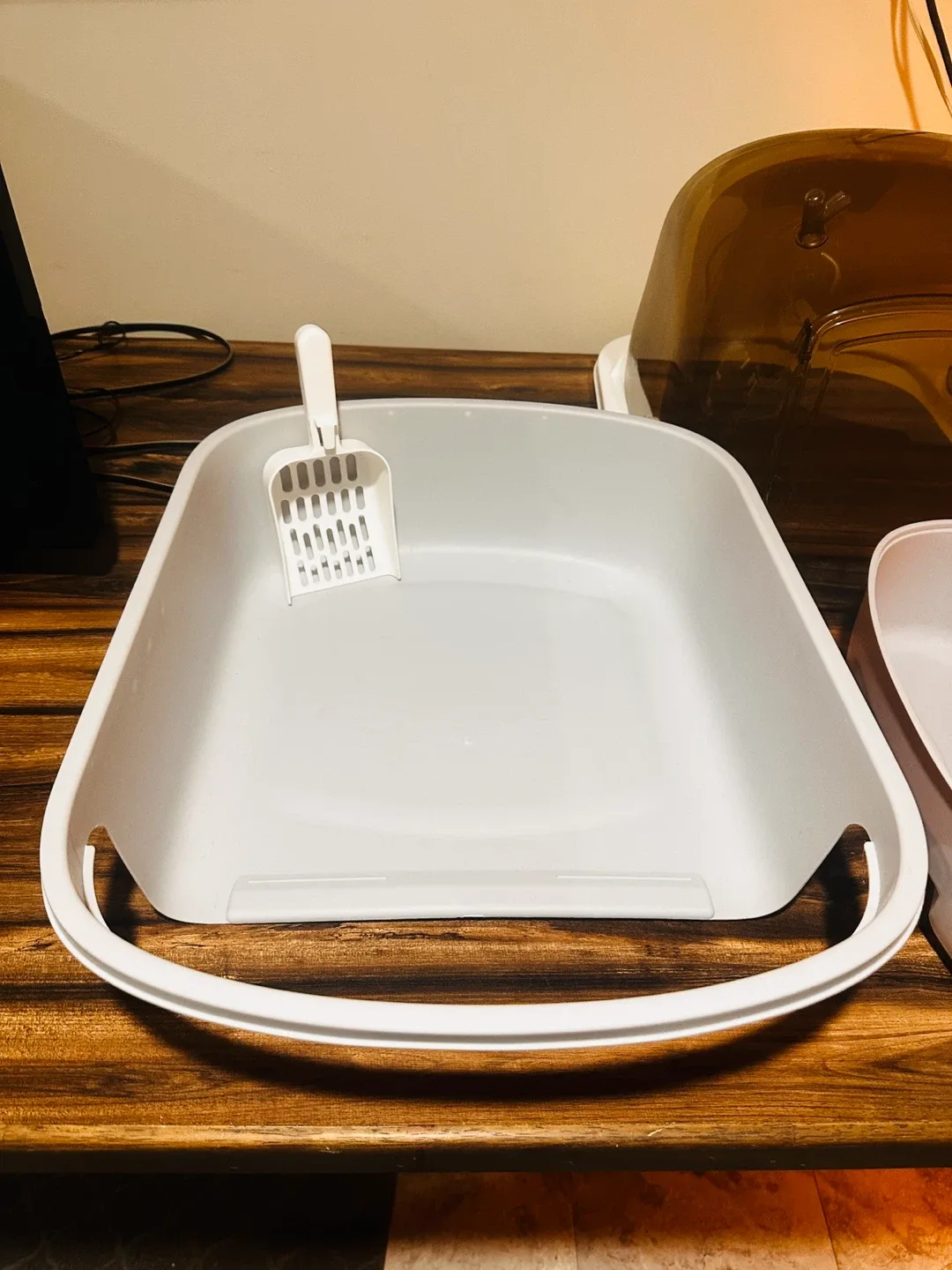 Hooded Cat Litter Box with Scoop image indicator(4)