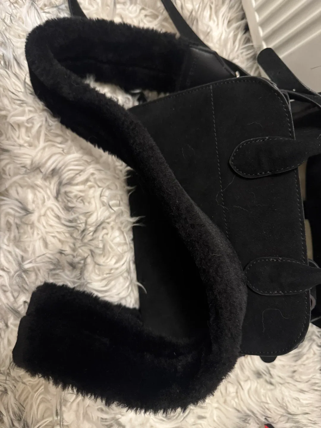 Black Furry Handbag image indicator(2)