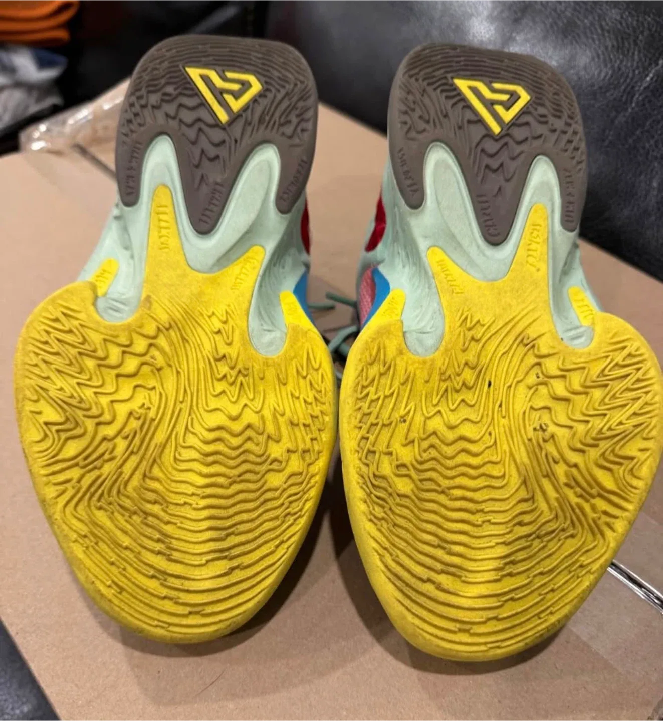 Nike Giannis Freak 4 Youth Size 6.5Y image indicator(3)