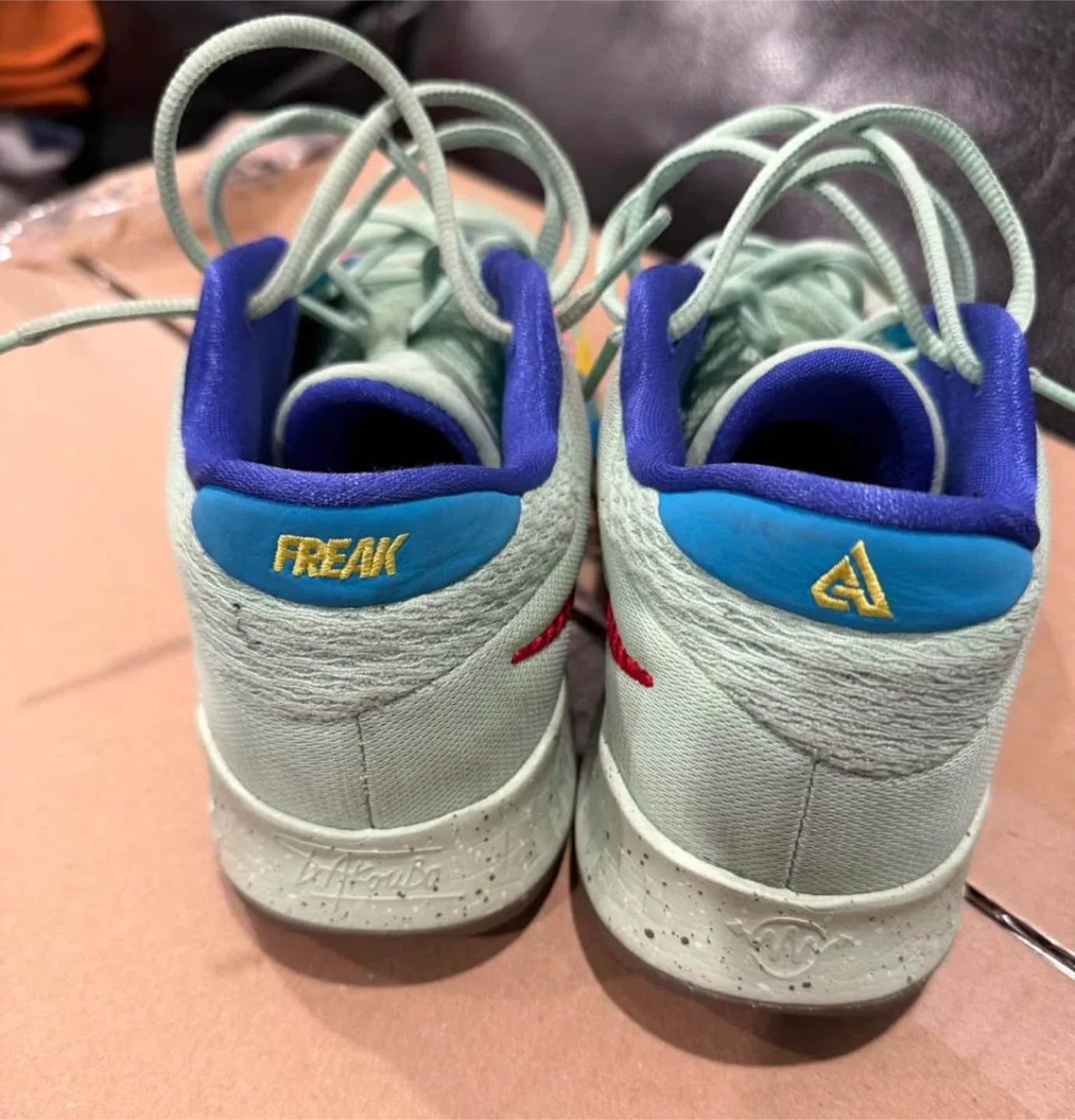 Nike Giannis Freak 4 Youth Size 6.5Y image indicator(2)