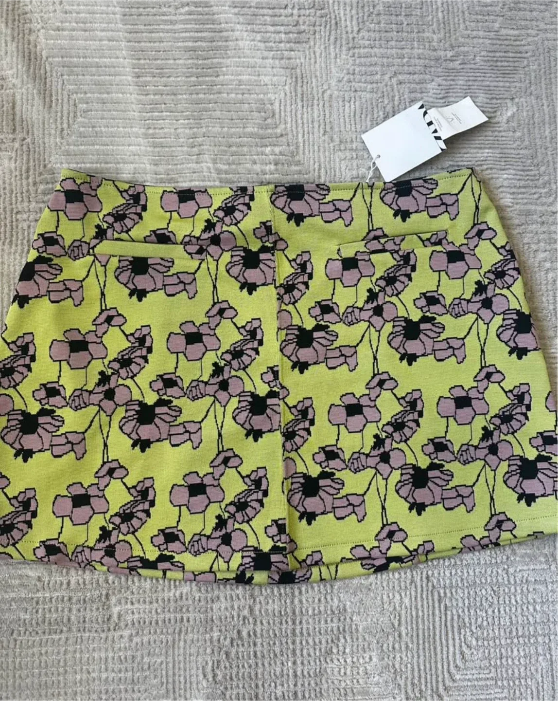 New Zara Floral Mini Skirt - Size L