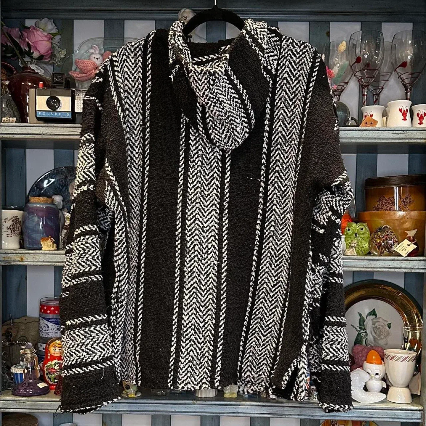 Earth Ragz Baja Hoodie - Black & White image indicator(2)