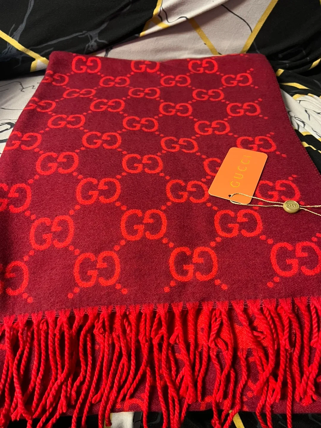 Designer Scarves - Louis Vuitton, Gucci, Fendi image indicator(3)