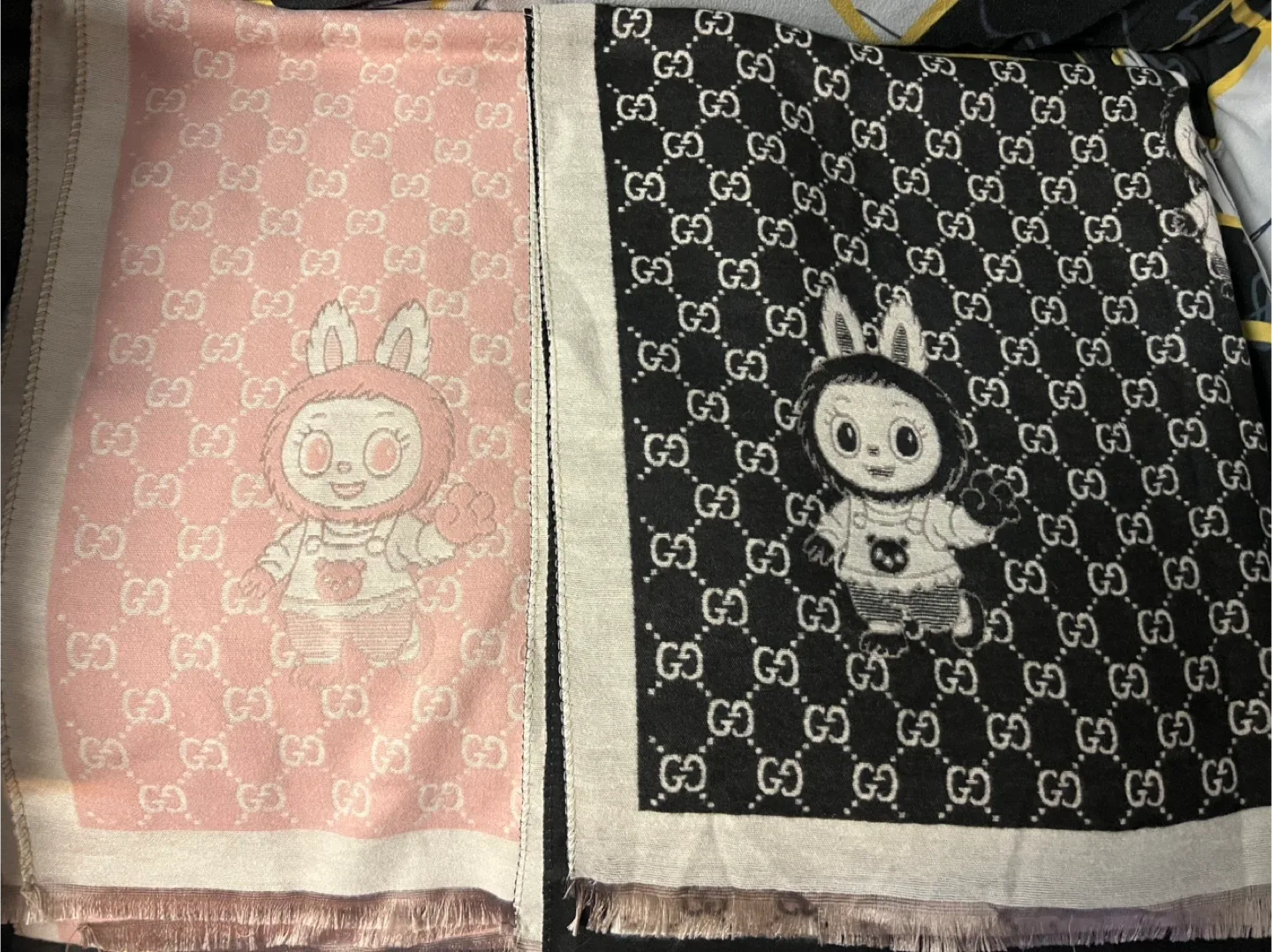 Designer Scarves - Louis Vuitton, Gucci, Fendi image indicator(7)