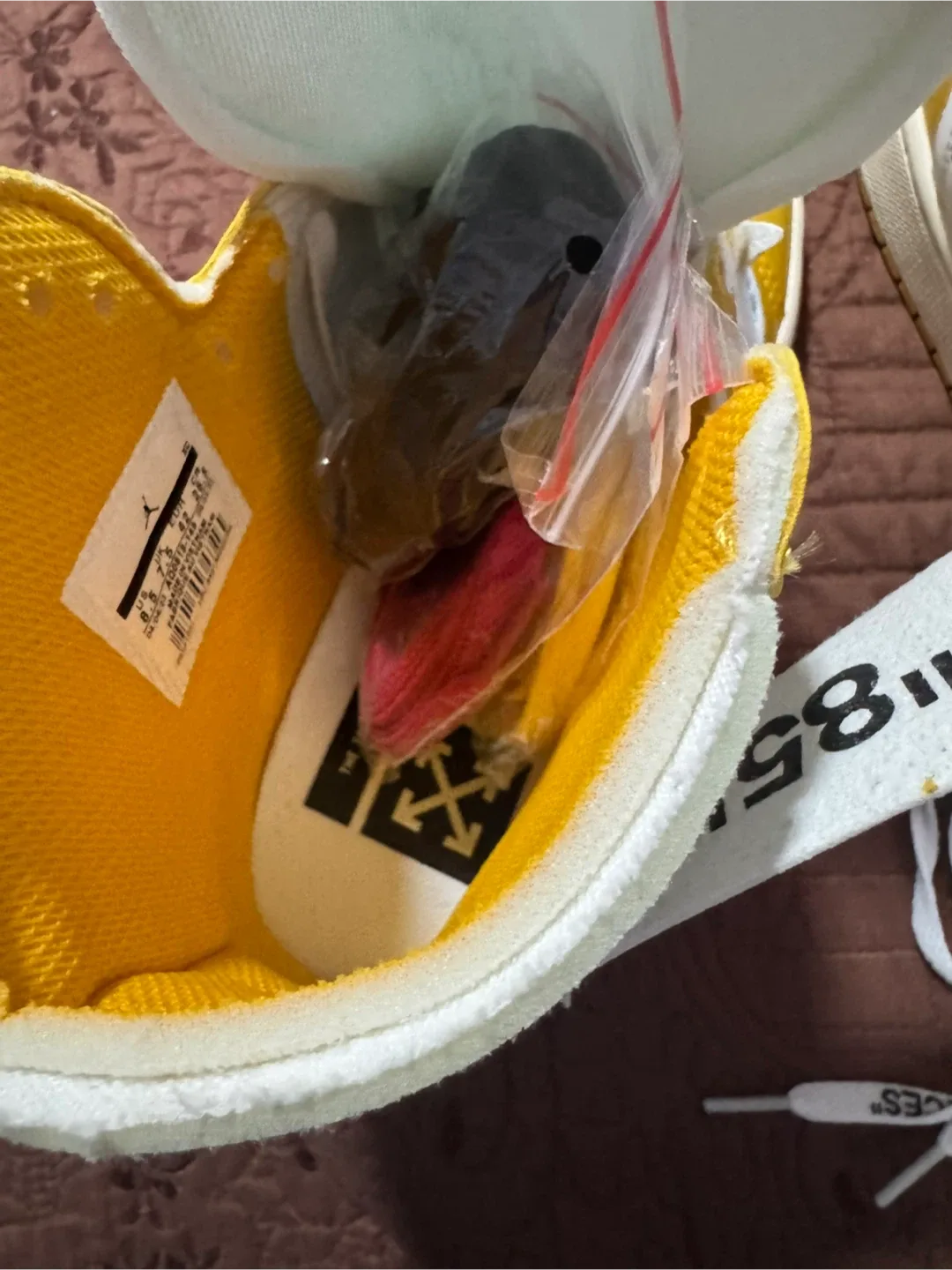 Nike Air Jordan 1 Retro High OG 'Canary Yellow' - Size 8.5 image indicator(5)