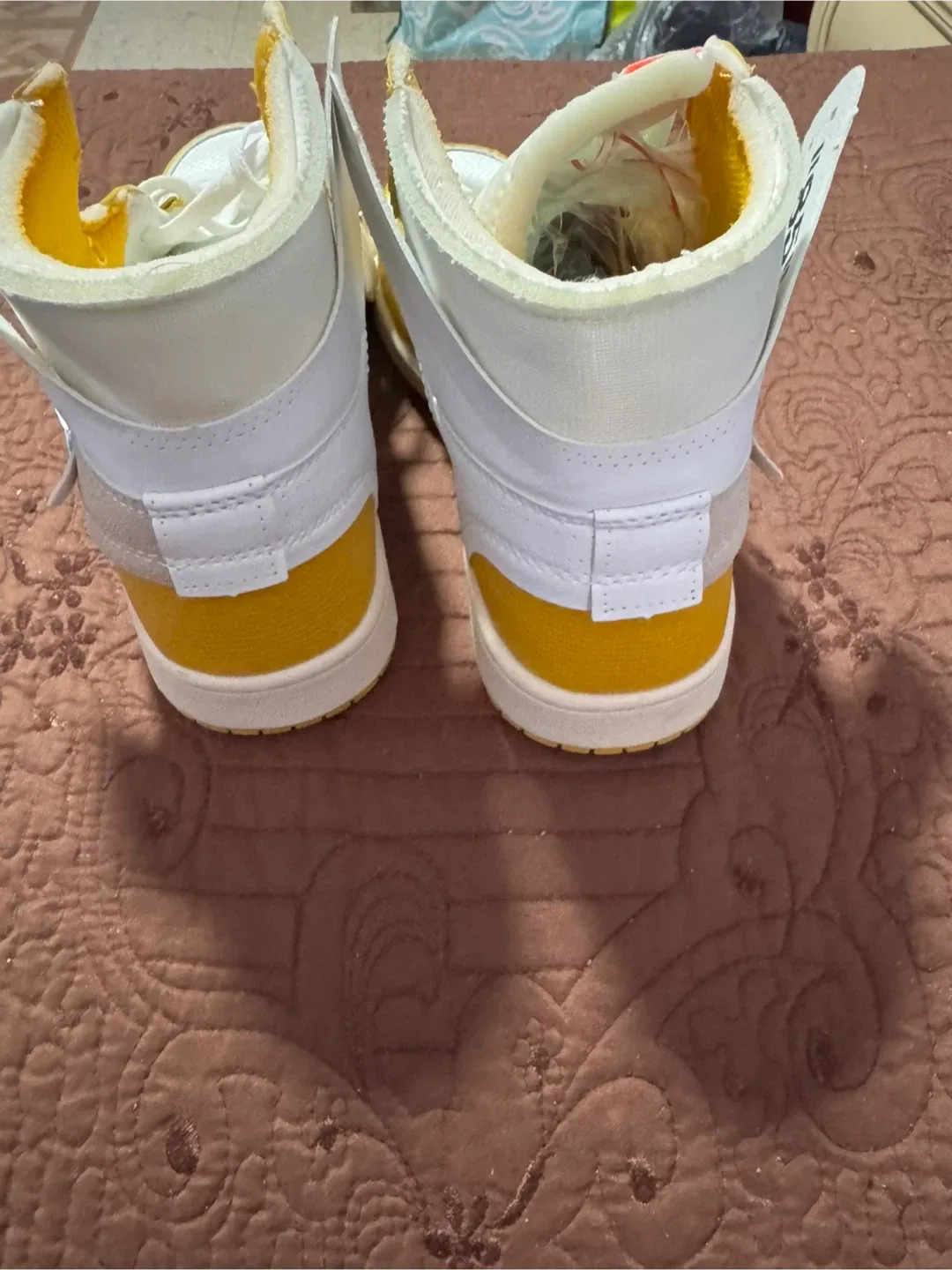 Nike Air Jordan 1 Retro High OG 'Canary Yellow' - Size 8.5 image indicator(2)