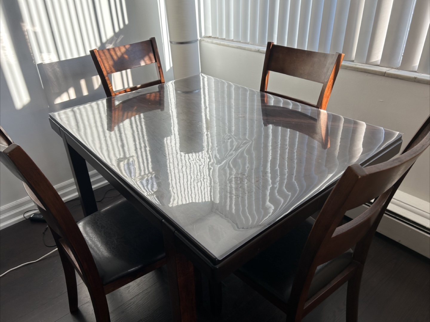 Dining table with 4 chairs - Wood & Leather - photo 2