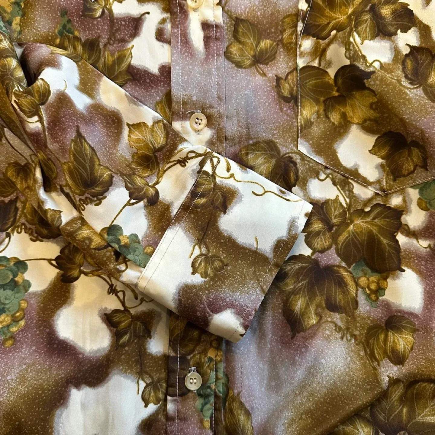 H.T. Ross Funky Button-Up image indicator(3)