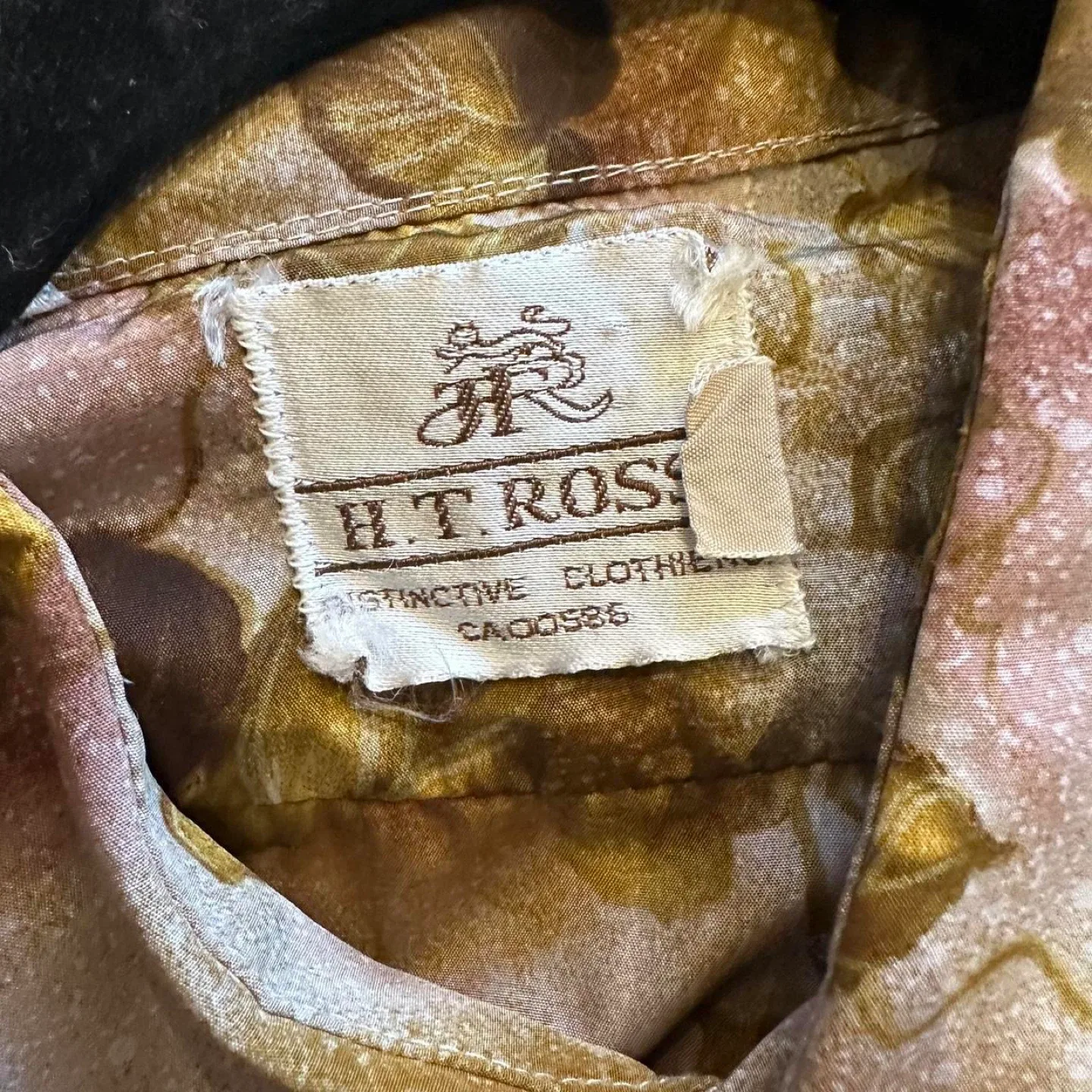 H.T. Ross Funky Button-Up image indicator(4)