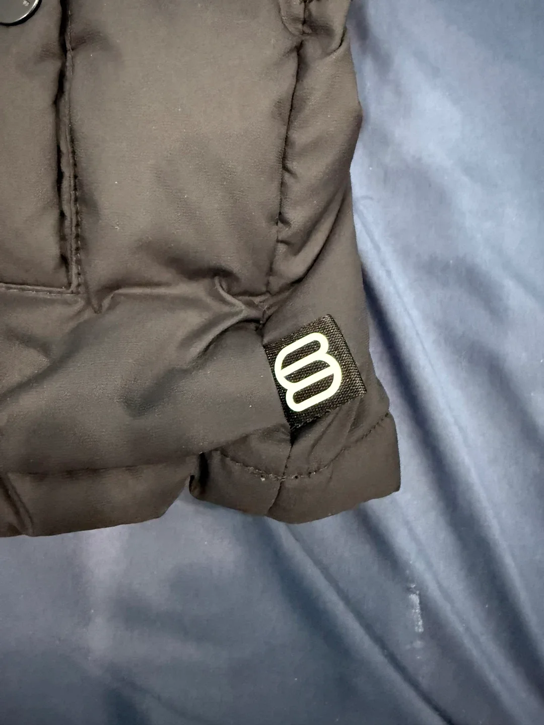 Aritzia Super Puff XS Black image indicator(5)