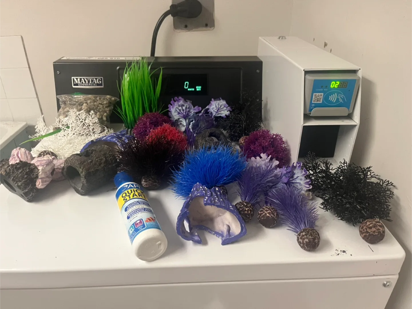 Assorted Aquarium Decorations & API Quick Start image indicator(4)