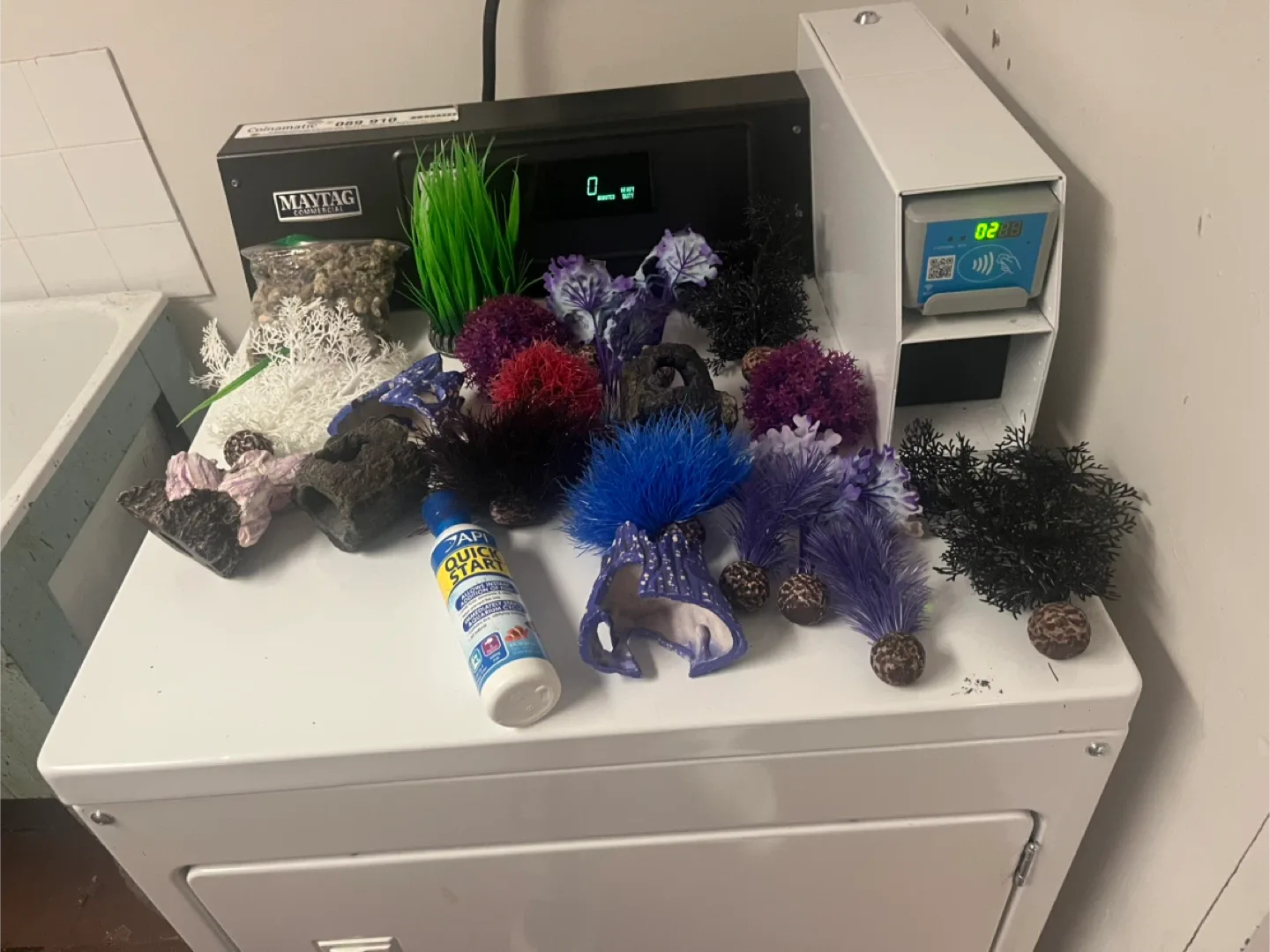 Assorted Aquarium Decorations & API Quick Start image indicator(3)