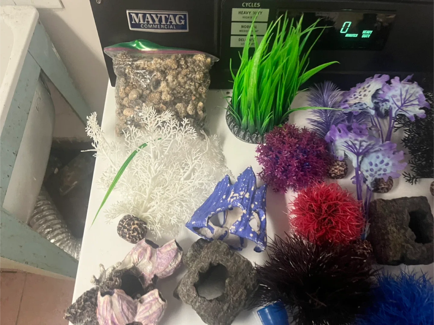 Assorted Aquarium Decorations & API Quick Start image indicator(5)