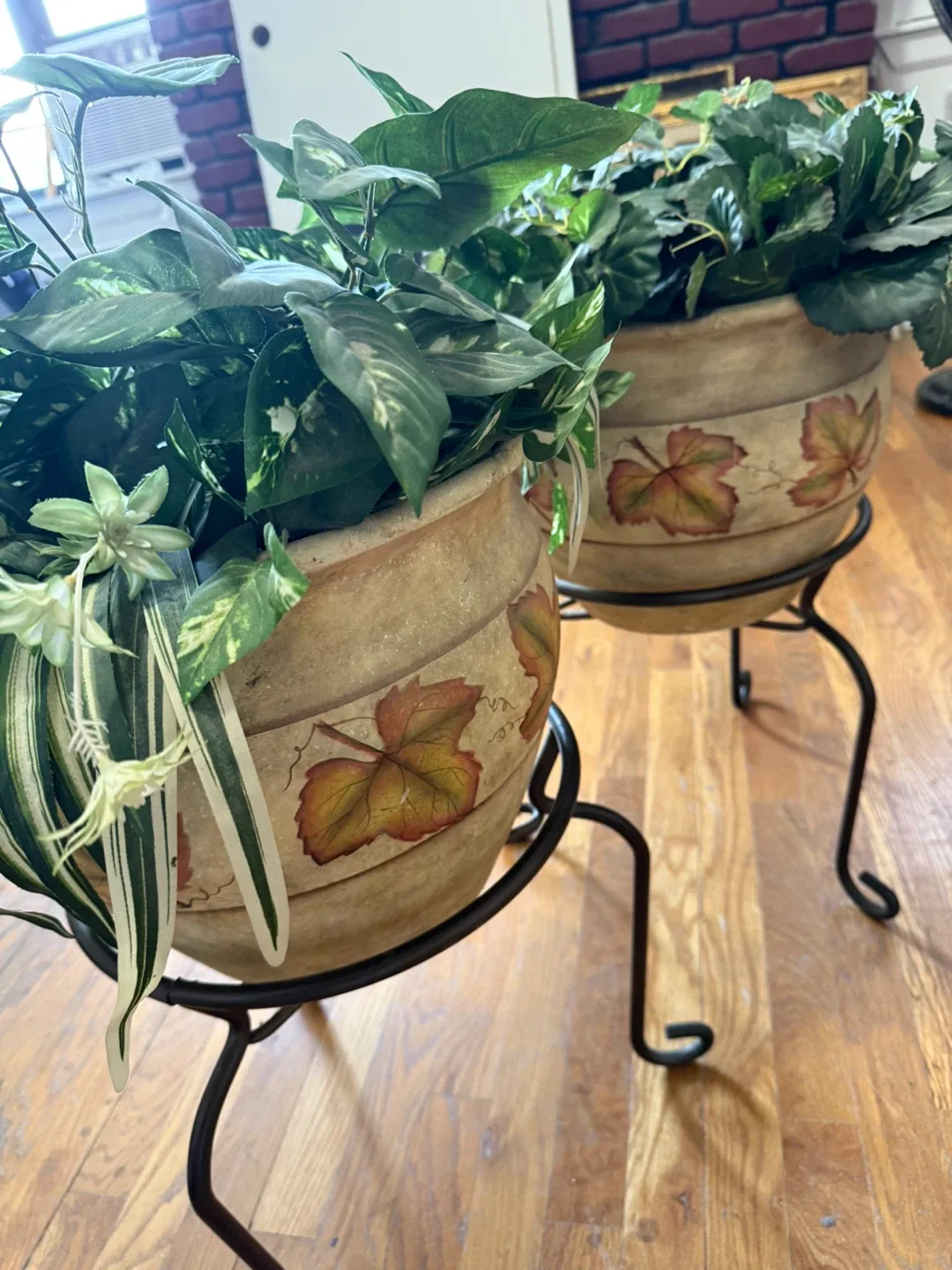 2 Potted artificial Plants with Stand image indicator(2)