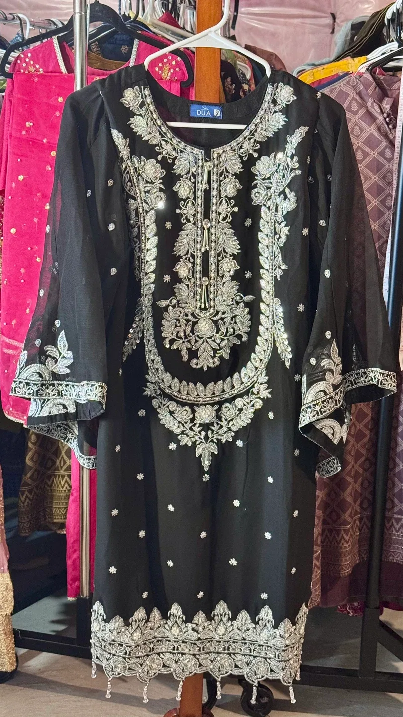 Dua Z Black Embroidered Dress