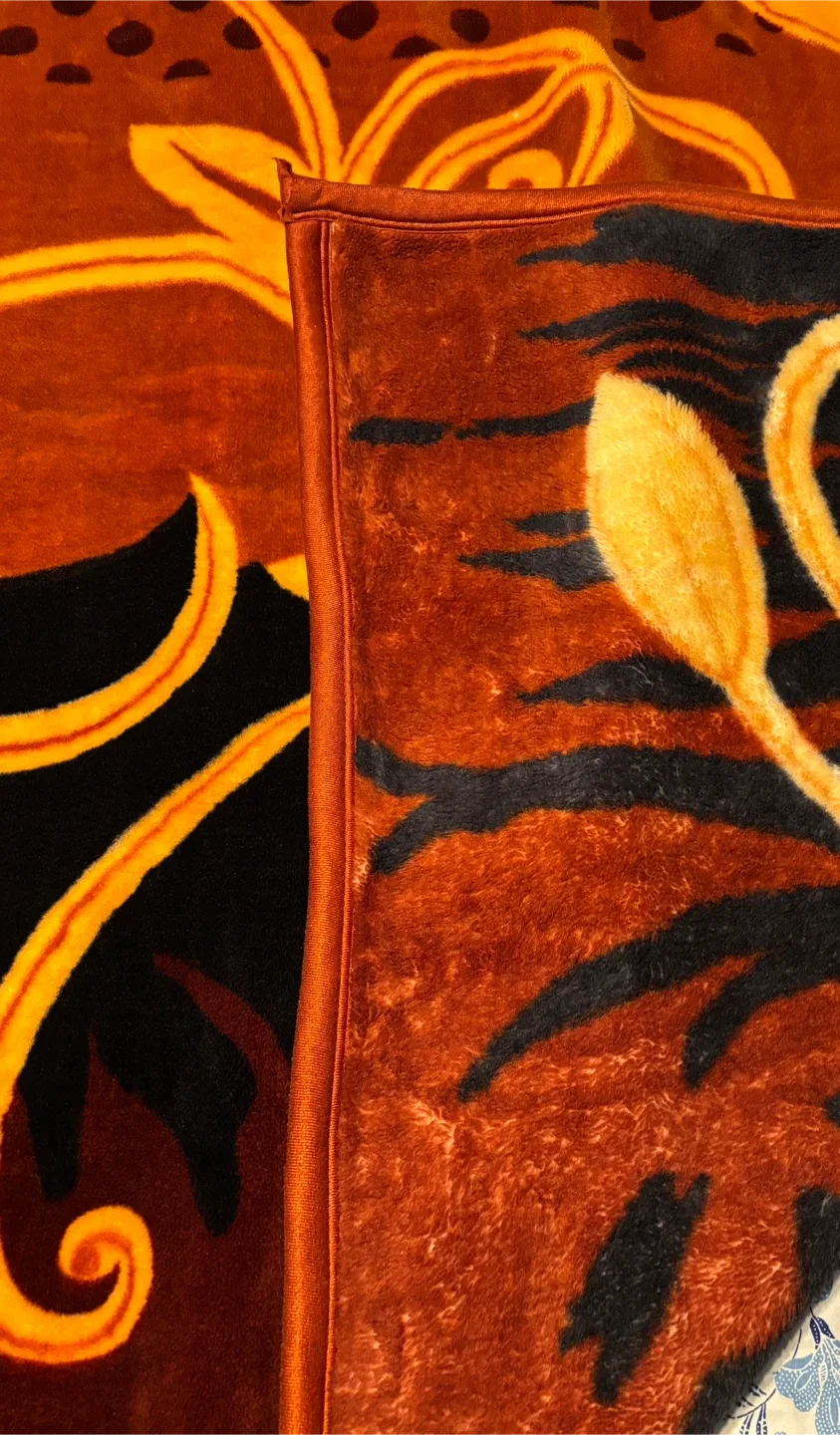 Beautiful Blanket by Kochar Sung, Korea (5 x 7 feet) image indicator(2)