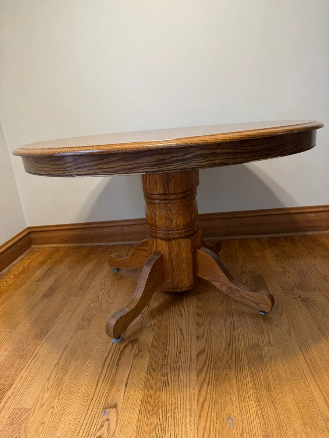 Wood Table with 4 Chairs image indicator(2)